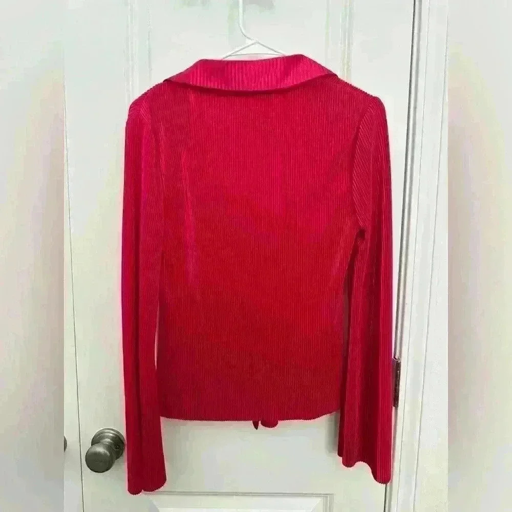 WAYF Button Front Ribbed Plisse Long Sleeve Button Down Too in Hot Pink Size S - Picture 2 of 5